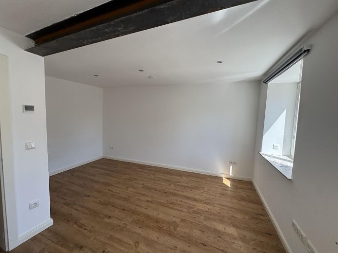 Einzigartiges Altstadt-Juwel in Weilheim mit eigenem Stadtgarten – kernsanierte 6-Zimmer-Maisonette – Zimmer 1, Foto 2, 2. OG