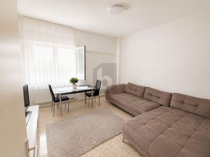 CAMPUSNÄHE: HOHE DECKEN & EBK INKL – Foto 1
