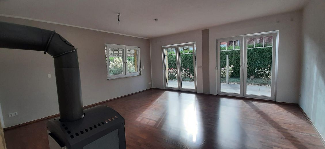 Wohnzimmer mit Kamin