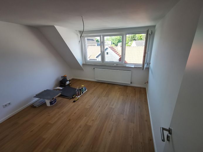 Modernisierte Dachgeschosswohnung in Mainz-Finthen - hell, ruhig und charmant – Schlafzimmer mit 13,50 m²