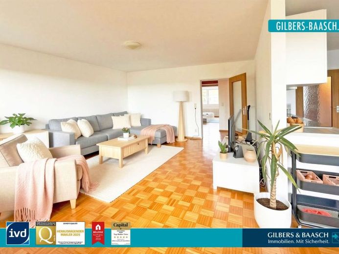 Investieren & Wohlfühlen: Vermietete 3-ZKB-Etagenwohnung mit Loggia & Schwimmbad auf Mariahof! – फोटो 1