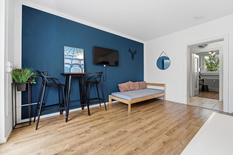 Modern furnished 1-room apartment in Essen – Andere Seite Schlafzimmer