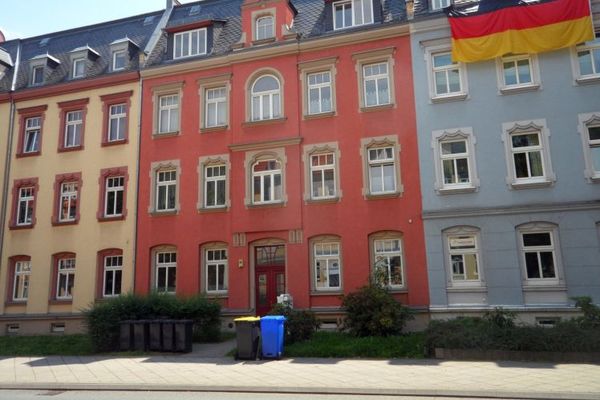 Vermietete 2-Raumwohnung mit Balkon - historische Bausubstanz, zentrale Lage!
