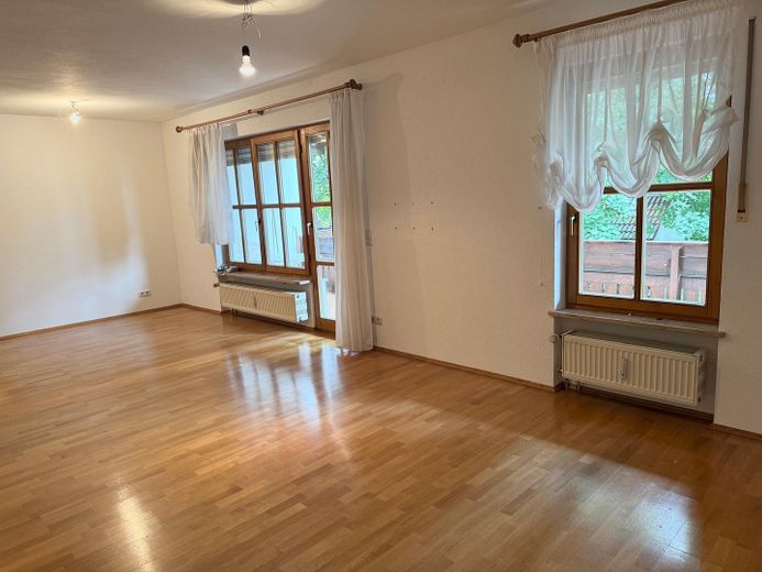 Wohnzimmer mit Südbalkon