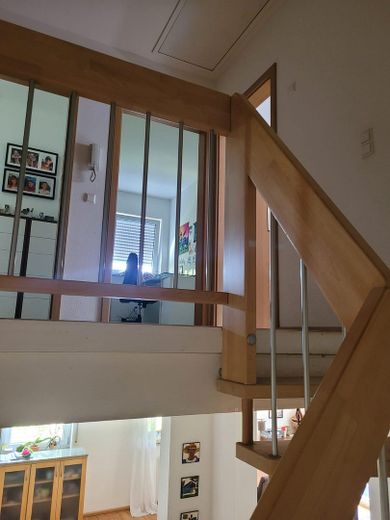 Maison jumelée avec une belle vue dans un quartier calme à Calw-Altburg – Treppenhaus