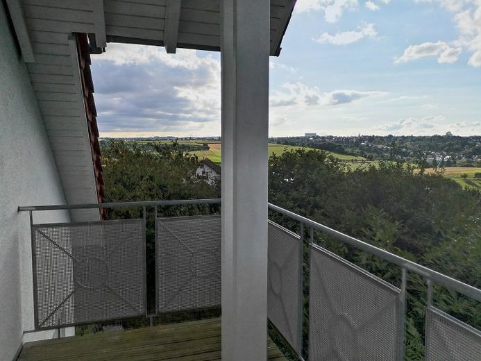 Sonnige Aussichtslage – Blick vom Balkon