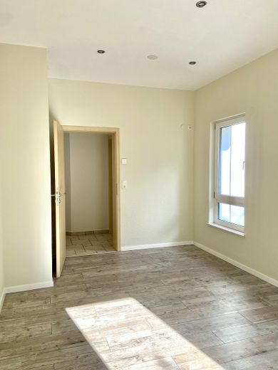 Kzi 2 mit Laminat Foto 3