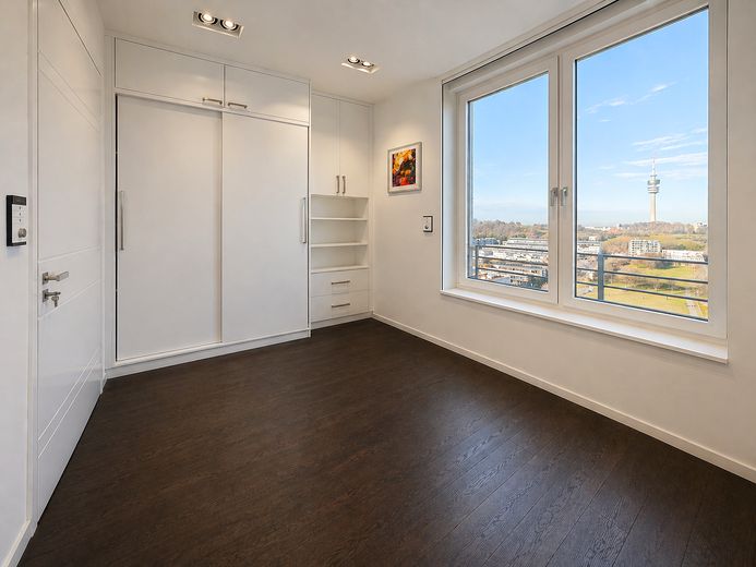 PROVISIONSFREI: Munich's Iconic View – The Ultimate Penthouse – Gast/Kind/Büro2