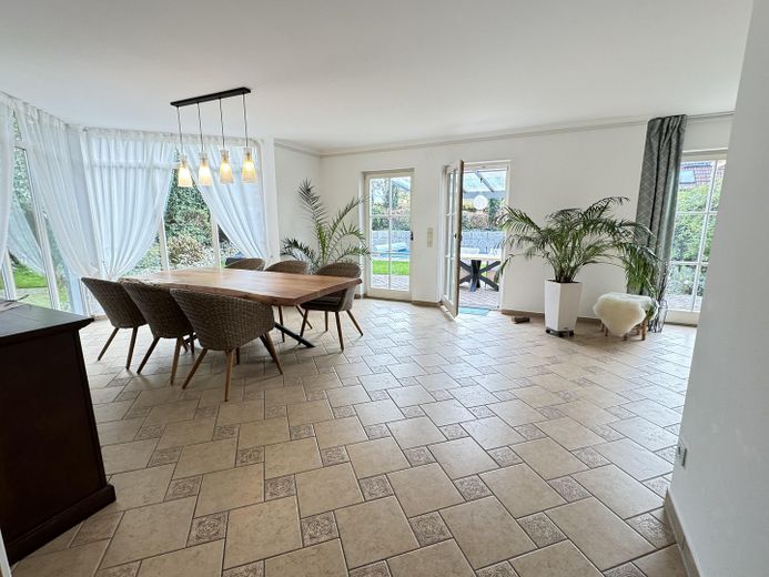 Wunderschönes Haus mit Pool und Sauna (teilmöbeliert) – Foto 26