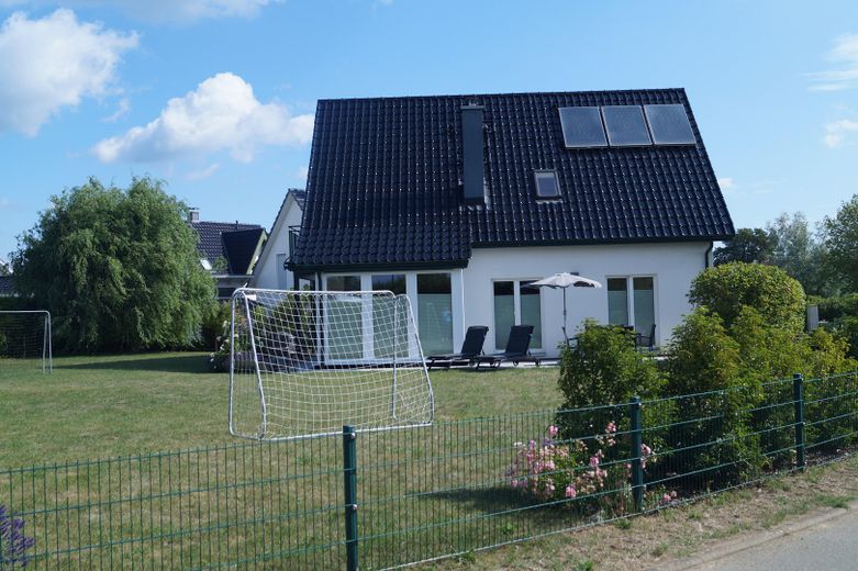 Straßenansicht 1