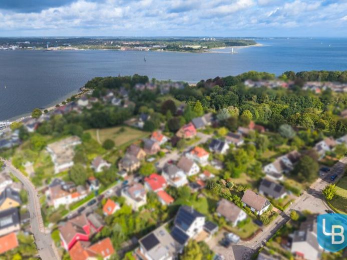 Wohnen mit Weitblick: Ihr Zuhause in begehrter Heikendorfer Lage – Foto 1