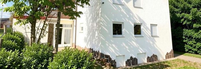Edificio plurifamiliare ad alta redditività con vantaggi di ristrutturazione a Schöllkrippen