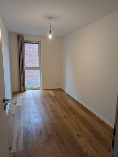 Exklusive 4-Zimmer Neubauwohnung mit großer Sonnenterrasse und Tiefgarage – Foto 8