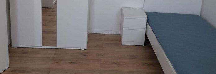 3 camere in appartamento condiviso da 4 persone disponibili da subito nel centro di Norimberga – Zimmer 