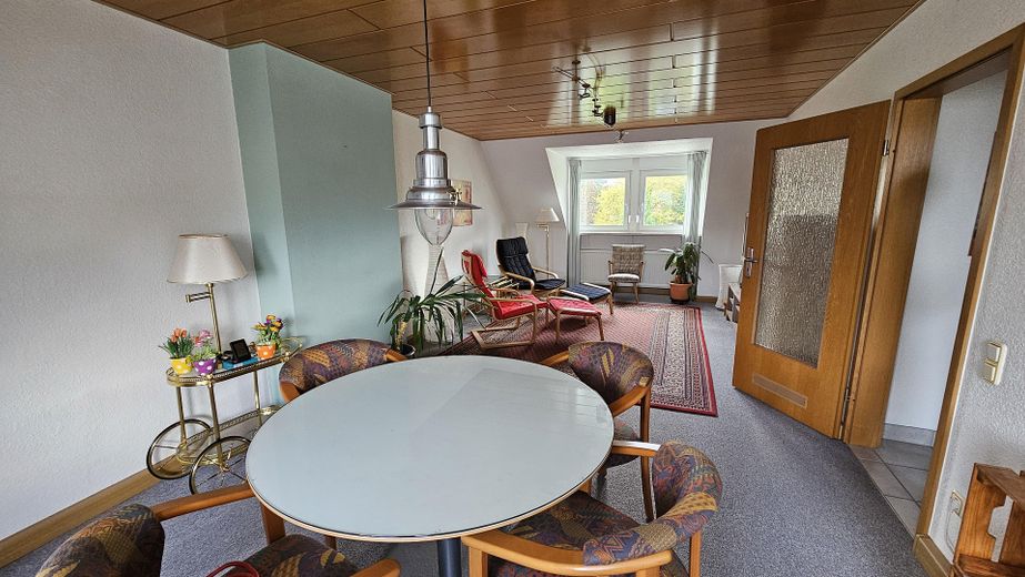 Wohnzimmer DG links