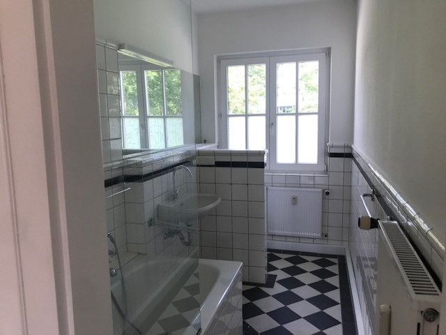 Attraktive 3-Zi.-Wohnung KDB mit Balkon zu vermieten – Bad