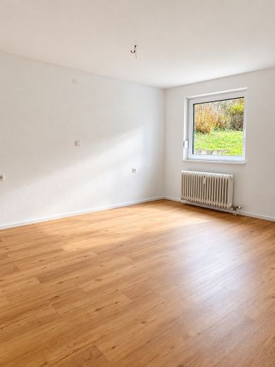 Provisionsfrei mit Stellplatz - Idyllisches Gartengeschoss mit Blick ins Grüne – Schlafzimmer
