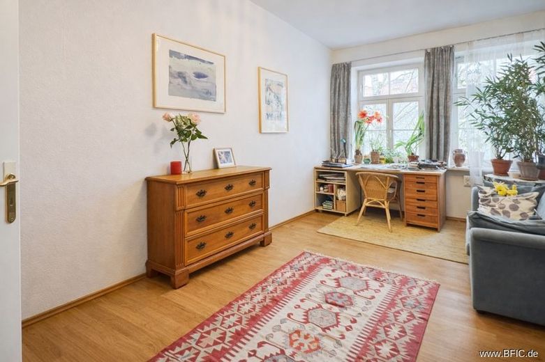 Charmante Altbauwohnung mit Balkon im Münchner Westend – Zimmer 1 ai