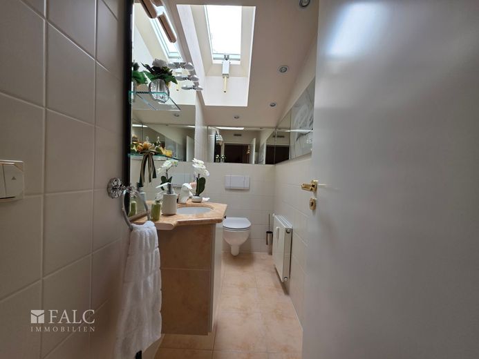 Zentrum vor der Tür - Natur vor dem Fenster! Penthouse in kleiner Einheit – Gäste WC