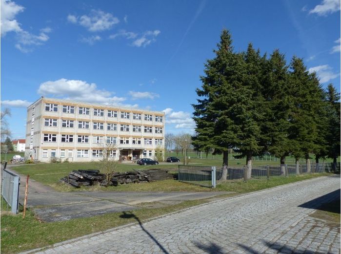 Vielseitiges Raumwunder in Seehausen zwischen Hamburg und Berlin – Grundstückseinfahrt