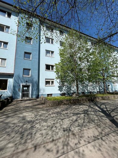 *Provisonsfrei* 3 Zimmer Wohnung nahe Harras – Frisch renoviert – Haus 