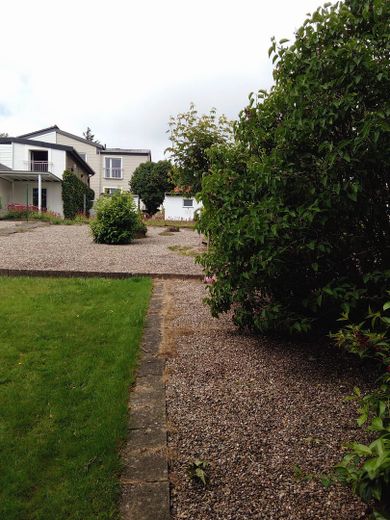 Modernized semi-detached house with view of the Schlei No commission from private seller ... living like on vacation! – Blick zum Nebengebäude & Haus