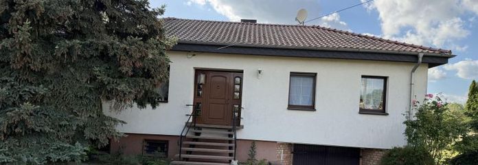 Einfamilienhaus in ruhiger Wohnlage ca.115m2 in MD-Rothensee mit
großen Grundstück zu verkaufen.