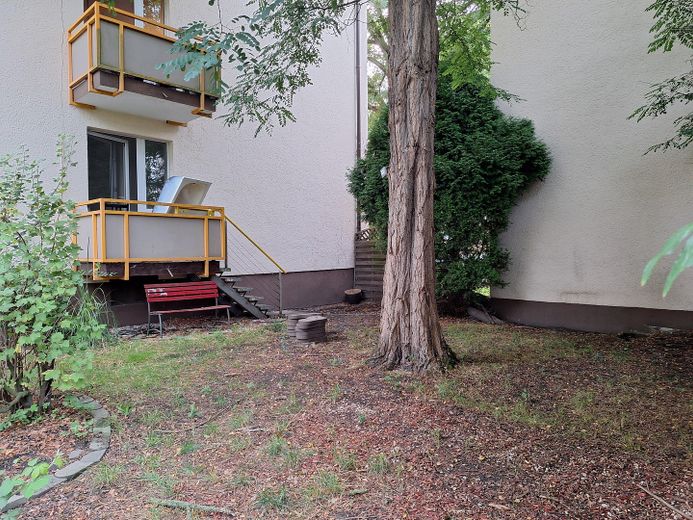 Modernisierte Wohnung mit 2,5 Zimmern, Balkon und Garten (Unterstr. 72) – Garten