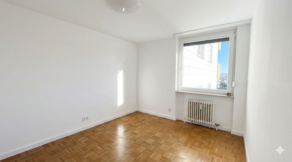 Großzügige 3,5 Zi Wohnung mit Balkon & EBK, frisch renoviert gute Anbindung in Bissingen – Schlafzimmer/Arbeitszimmer