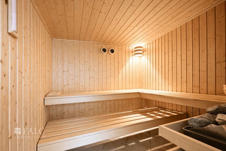 Exklusives Anwesen mit Innenpool, Galerie und unverbaubarem Naturpanorama – Sauna EG