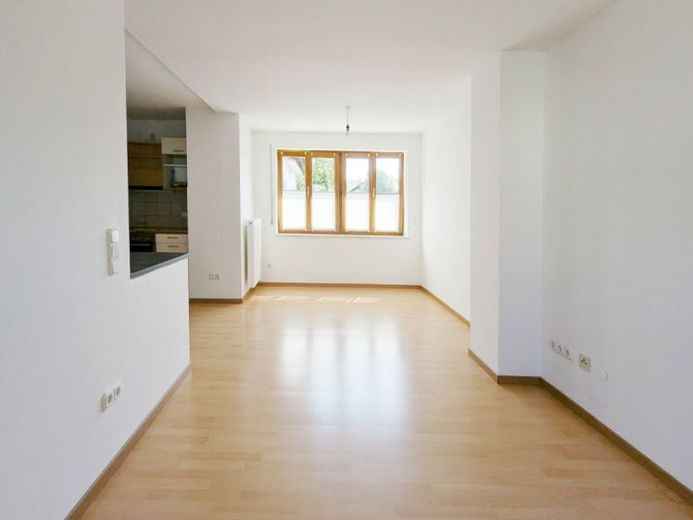 4-Zimmer-Maisonettewohnung mit Terrasse und Stellplatz in zentraler Lage von Edling – Foto 1