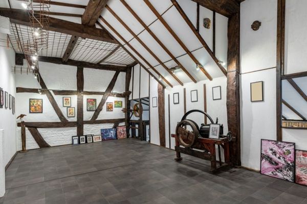 Ulrichstein - Casa d’abitazione con porzione di fienile, piccolo capanno e fabbricato accessorio / Terreno di ca. 844 m²