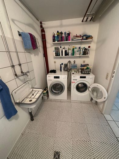Gepflegtes Zweifamilienhaus in ruhiger Wohnlage in Karlsruhe Palmbach – Waschküche