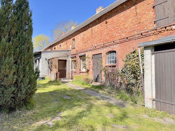 HORN IMMOBILIEN ++ Einfamilienhaus ruhige Lage bei Pasewalk – Hausansicht