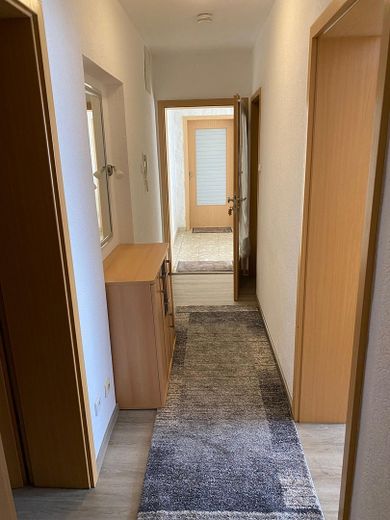 Möblierte Nichtraucher-Business Wohnung 2,5 ZKB – Flur