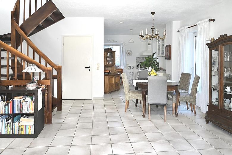 EG Blick vom Wohnz. zur Küche