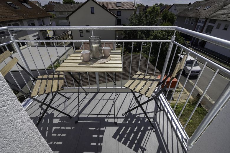 *Provisionsfrei**Neuwertig**Balkon**Klimaanlage**Dachgeschosswohnung 2. Obergeschoss Niederwerrn* – Balkon