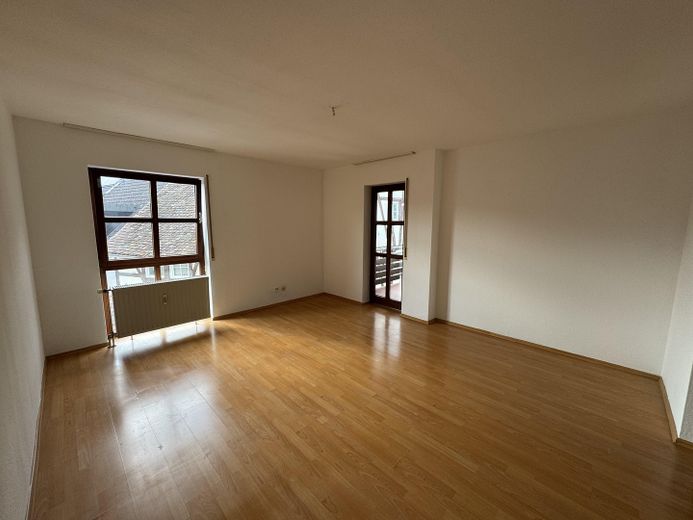 Appartement 2 pièces situé au centre – Wohnzimmer Blick Balkon