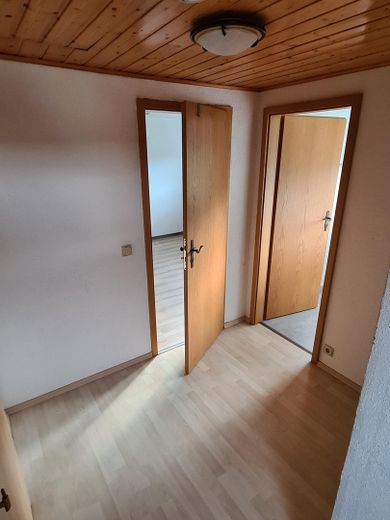 Attractive semi-detached house with two residential units and a large garden – DG Flur