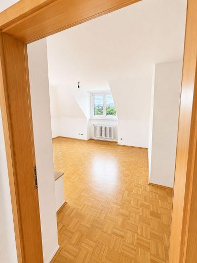 Frisch renovierte 2-Zimmerwohnung mit Dachterrasse im Frankenberger Viertel – Zimmer 2