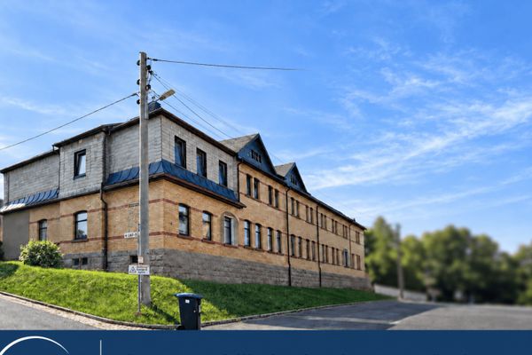 Garajları/Carport’u olan, tamamı kiralanmış çok daireli bina