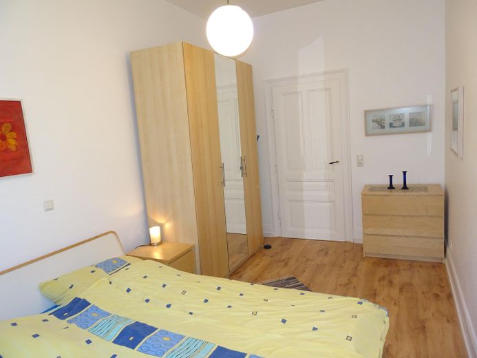 2 Zimmer-Wohnung in zentraler Lage in Frankfurt Sachsenhausen – Schlafzimmer