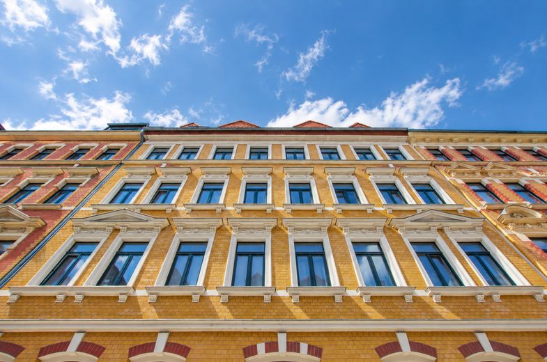 Bezugsfrei I Provisionsfrei I Balkon I 3 ZKB – Hausfassade