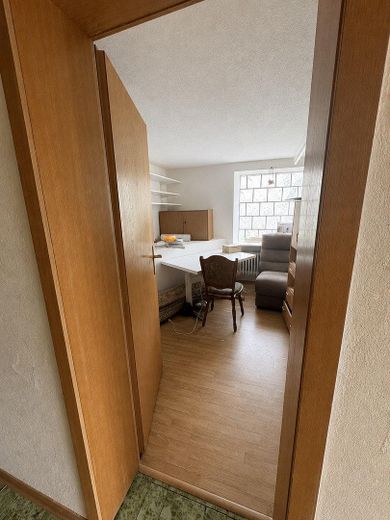 Großzügiges Wohnhaus mit ca.360 m² – Potenzial für Mehrgenerationenwohnen oder mehrere Wohneinheiten – EG ehemals Büro