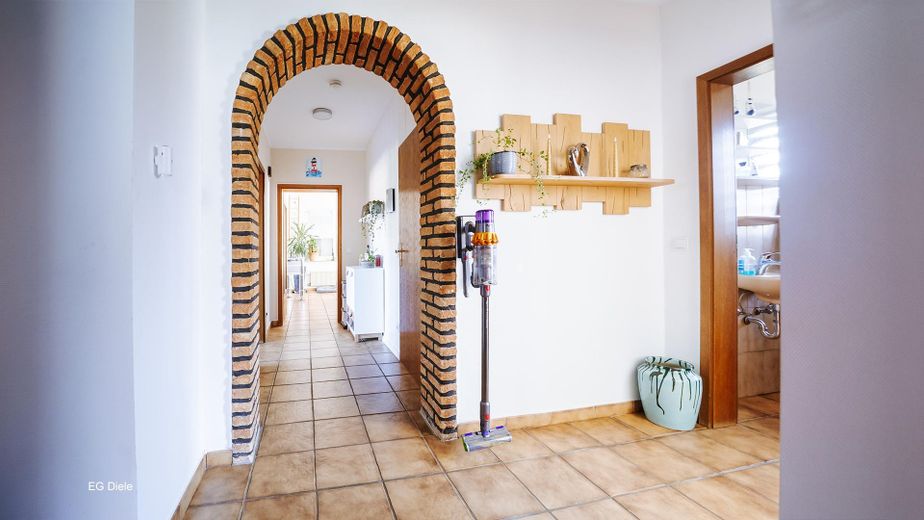Casa unifamiliar bien cuidada con apartamento independiente, 165 m², parcela de 900 m² – Foto 8