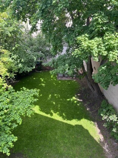 Zimmer in direkter Uninähe – Gartenblick (dein Fenster)