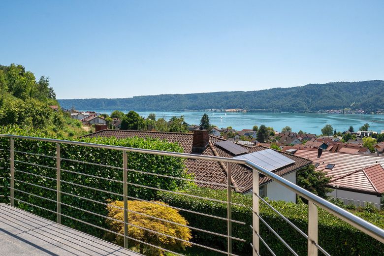 Porzione di bifamiliare con vista sul lago a Ludwigshafen – Balkon EG