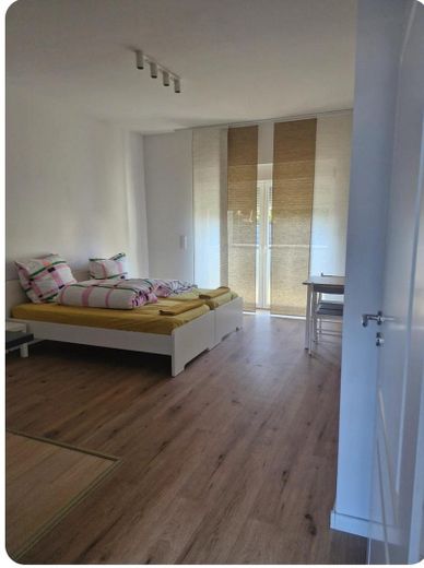 Möbilierte Business-Apartments in Köln - ideal für Unternehmen & Projektmitarbeitere – Schlafbereich, beispielhaft
