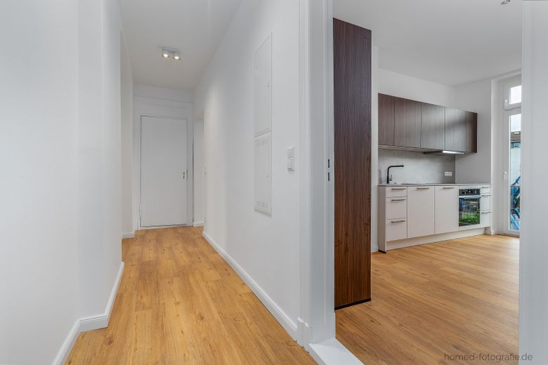 Kernsanierter 3-Zimmer-Altbau in Berlin-Köpenick: Erstbezug mit Wohnküche, Tageslichtbad und Balkon – Flur/Küche