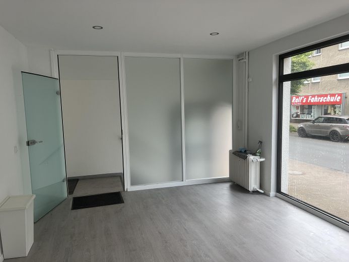 Seelze Zentrum, 2 bina, 4 bağımsız bölüm, birçok olanak – Gewerbe
